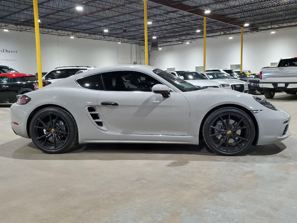 2021 Porsche Cayman T photo 4