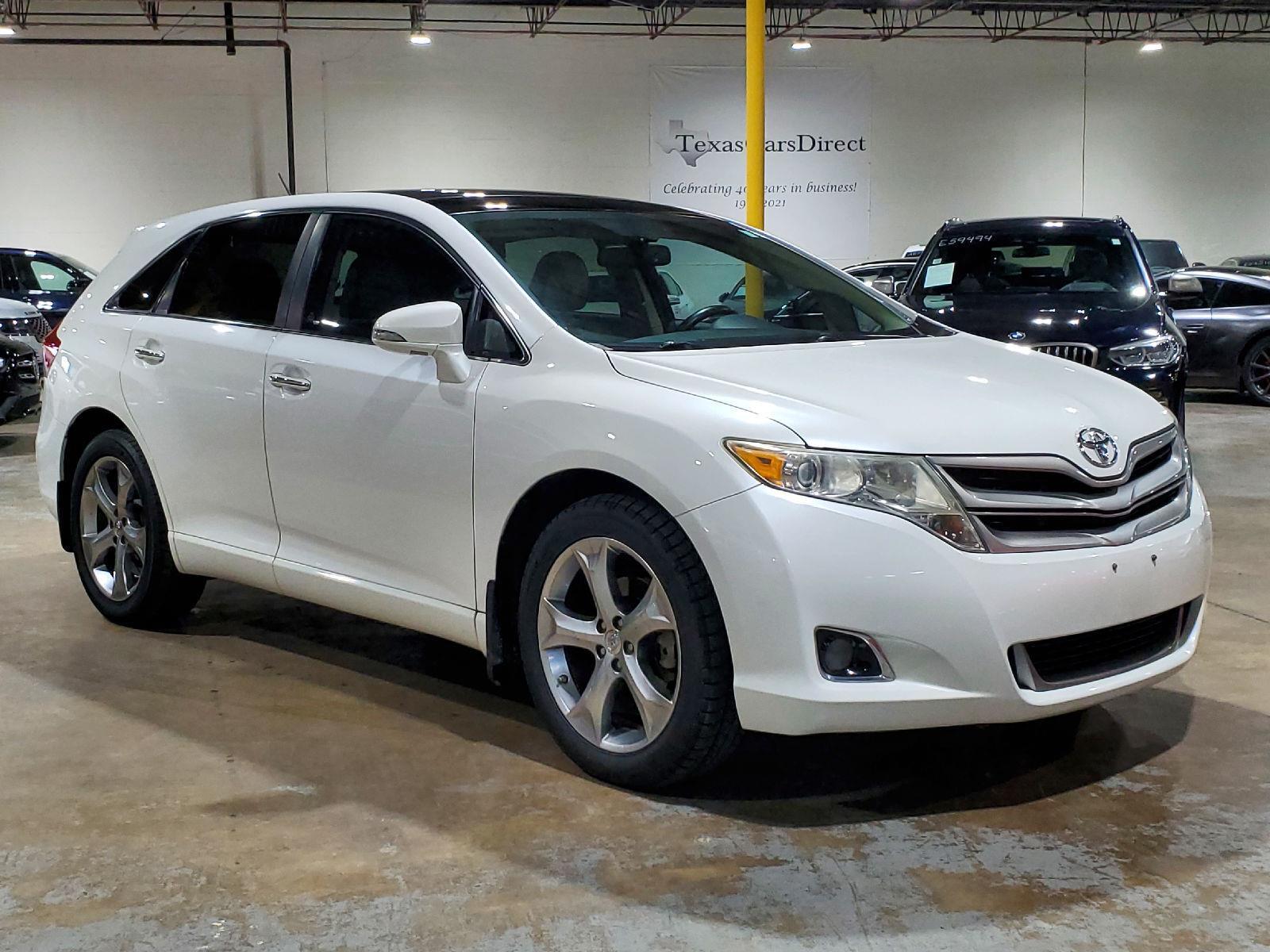 2015 Toyota Venza XLE photo 2