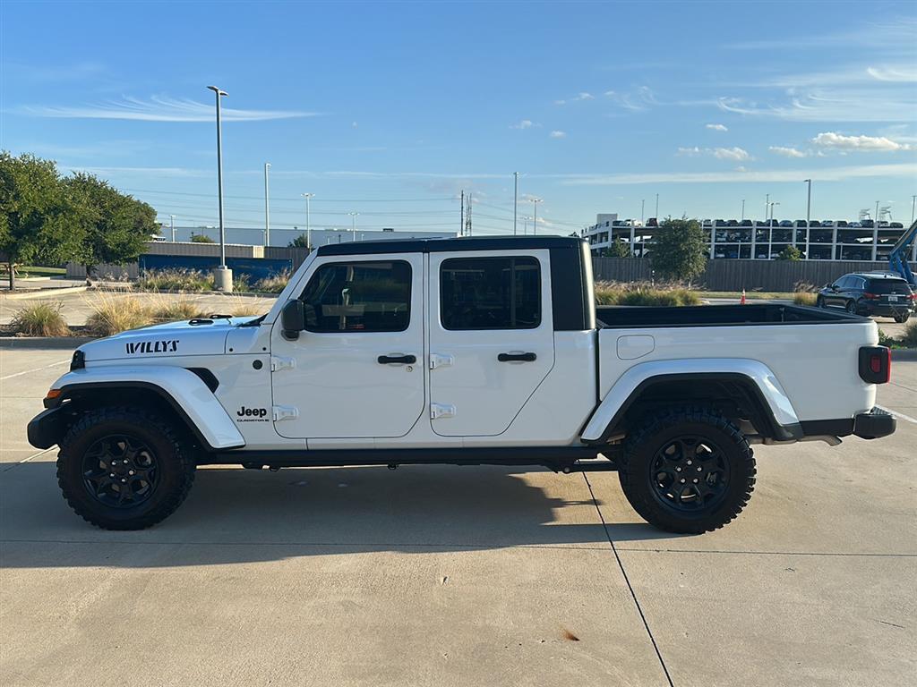 2023 Jeep Gladiator Willys photo 3