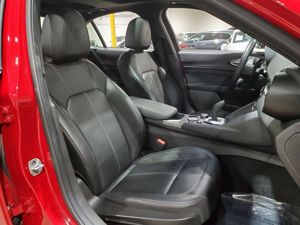 2022 Alfa Romeo Giulia Ti - Photo 13
