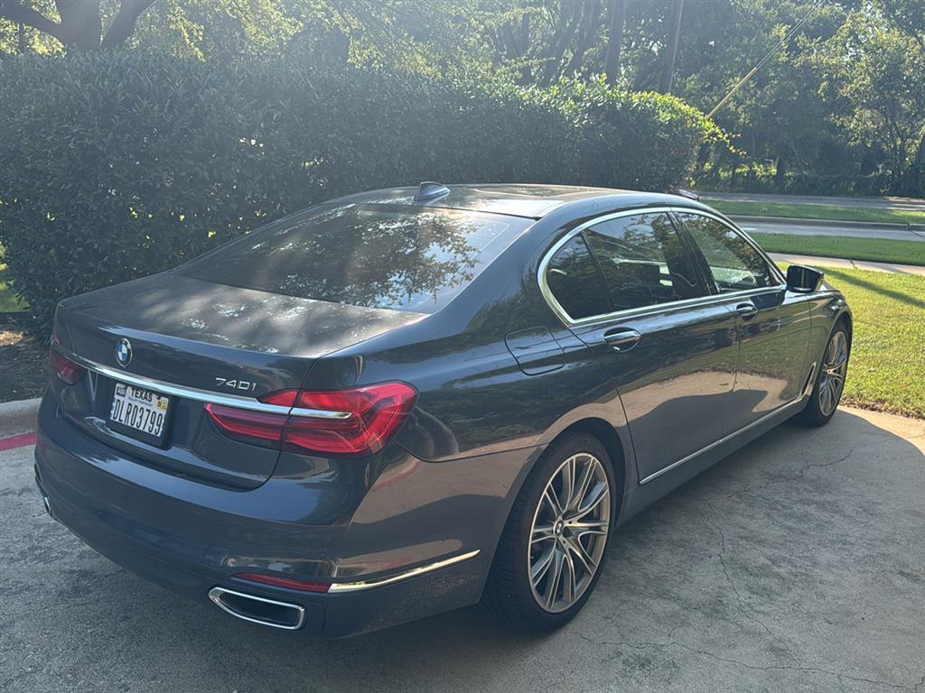 2019 Bmw 740i Sedan photo 3