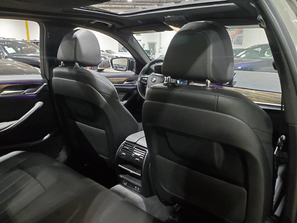 2021 BMW 5 Series 530e - Photo 23