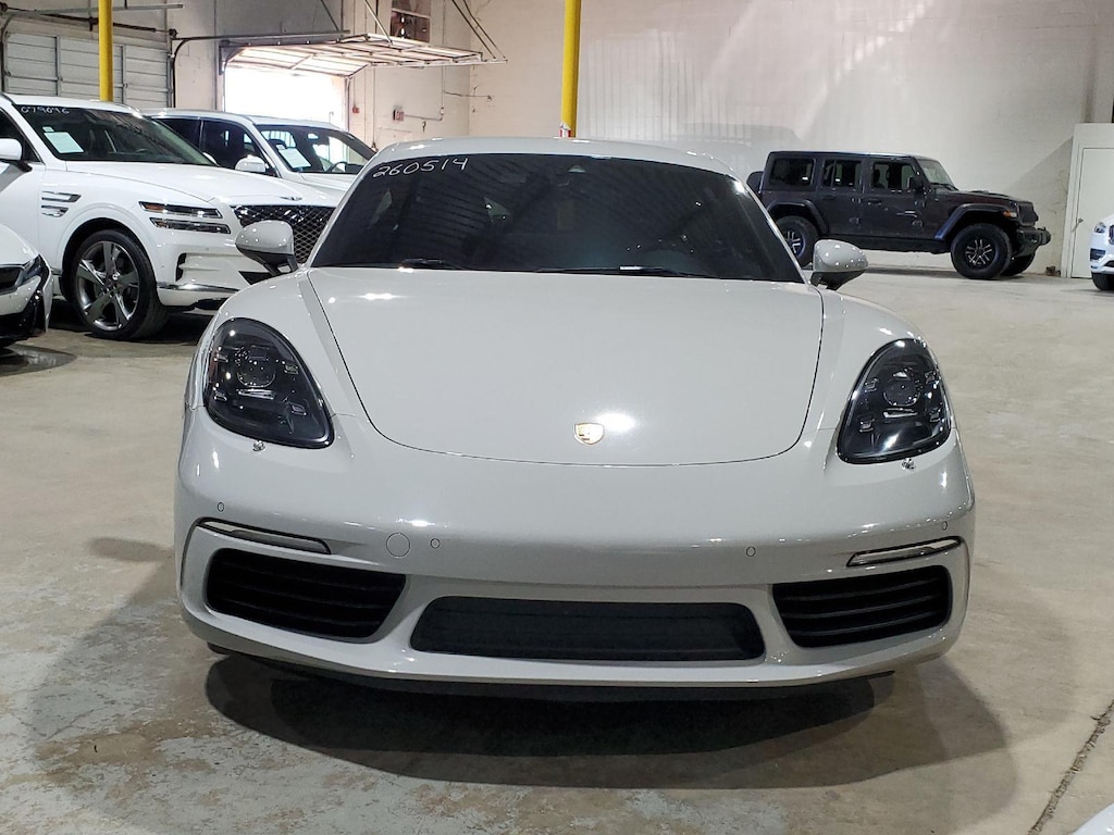2021 Porsche Cayman T photo 2