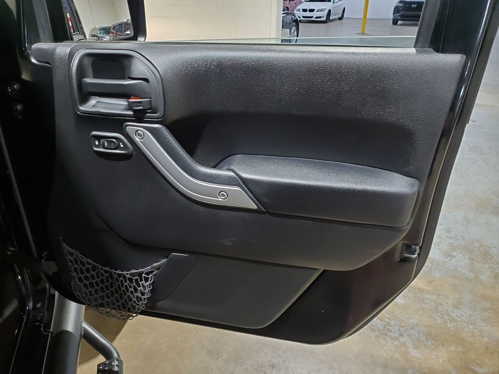 2015 Jeep Wrangler Unlimited Rubicon - Photo 17