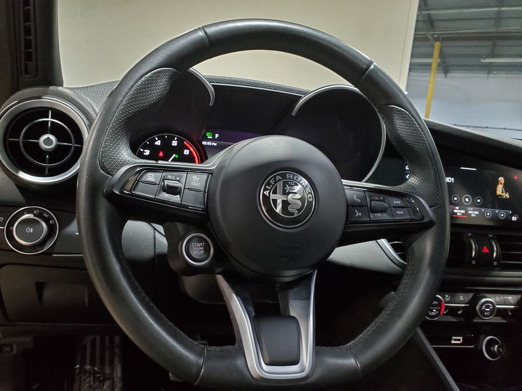 2022 Alfa Romeo Giulia Ti - Photo 25