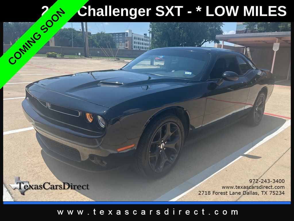2019 Dodge Challenger SXT Plus Auto's photo