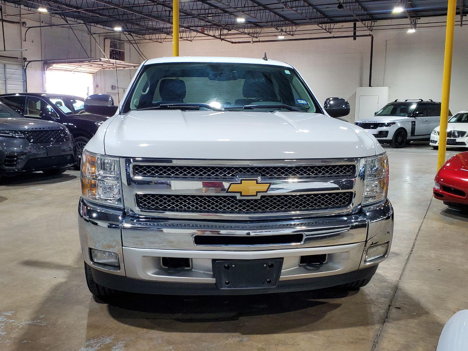 2013 Chevrolet Silverado 1500 LT photo 2
