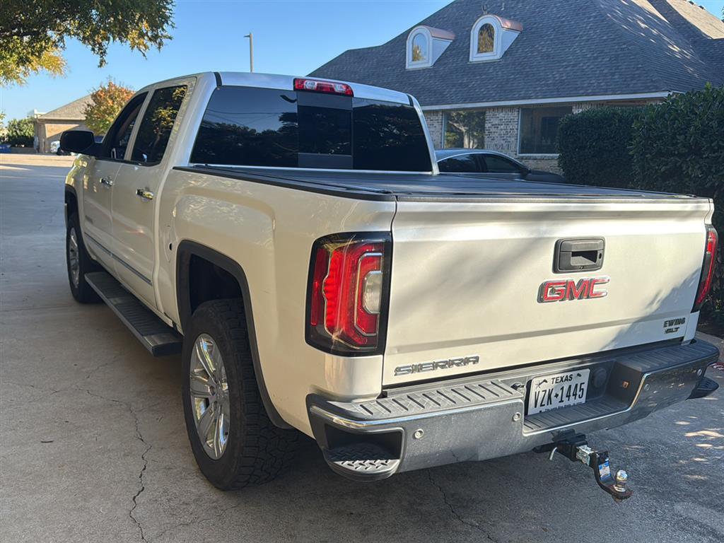2017 Gmc Sierra 1500 SLT photo 2