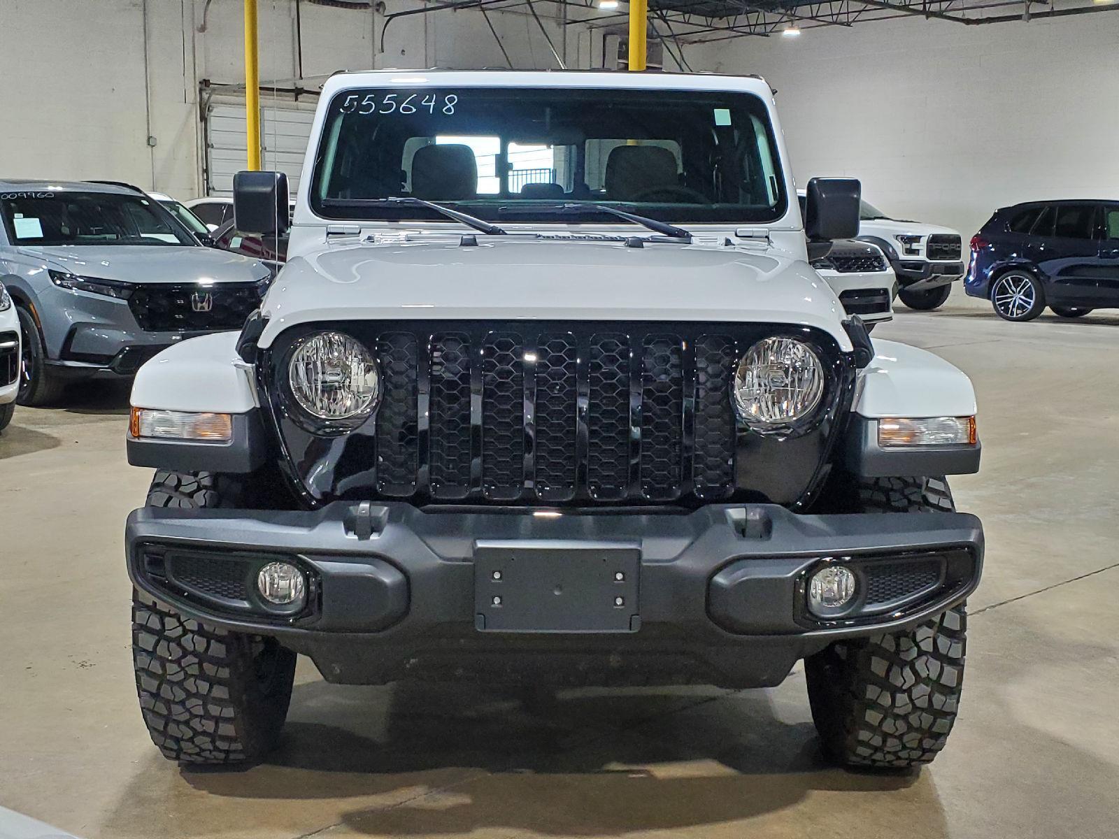 2023 Jeep Gladiator Willys photo 2