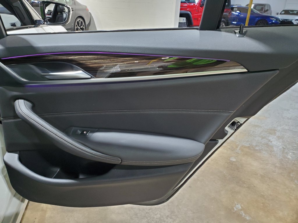 2021 BMW 5 Series 530e - Photo 24