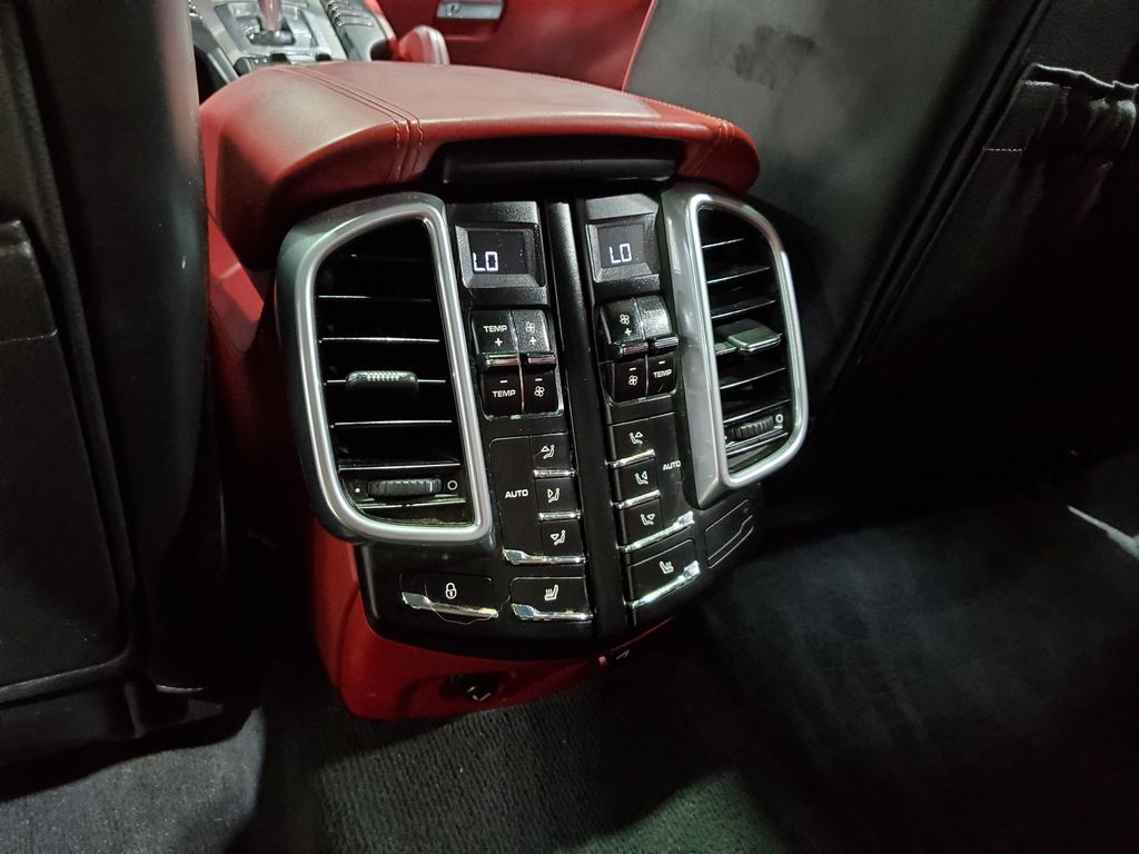 2016 Porsche Cayenne GTS - Photo 28