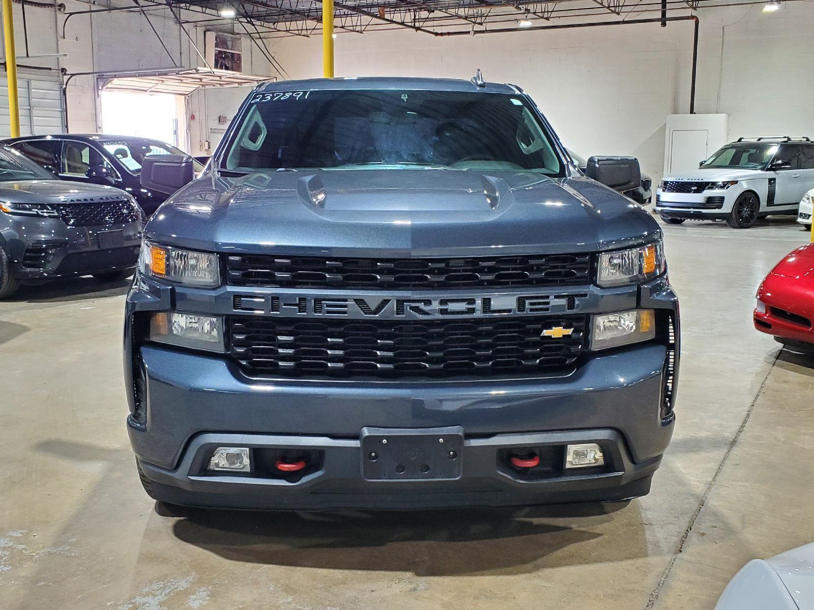 2019 Chevrolet Silverado 1500 Custom photo 2