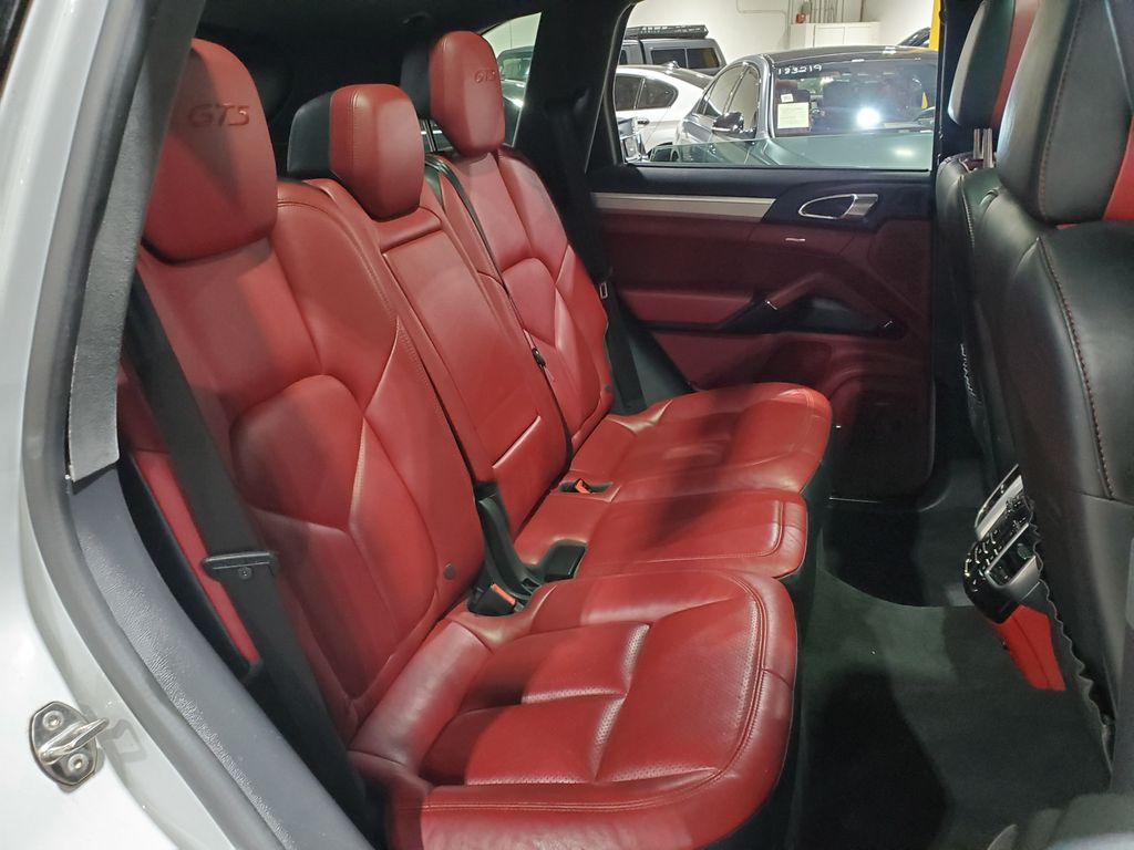 2016 Porsche Cayenne GTS - Photo 21