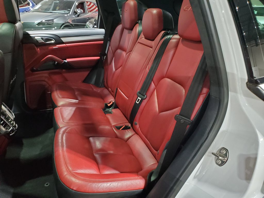 2016 Porsche Cayenne GTS - Photo 25