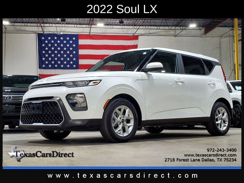 2022 Kia Soul LX's photo