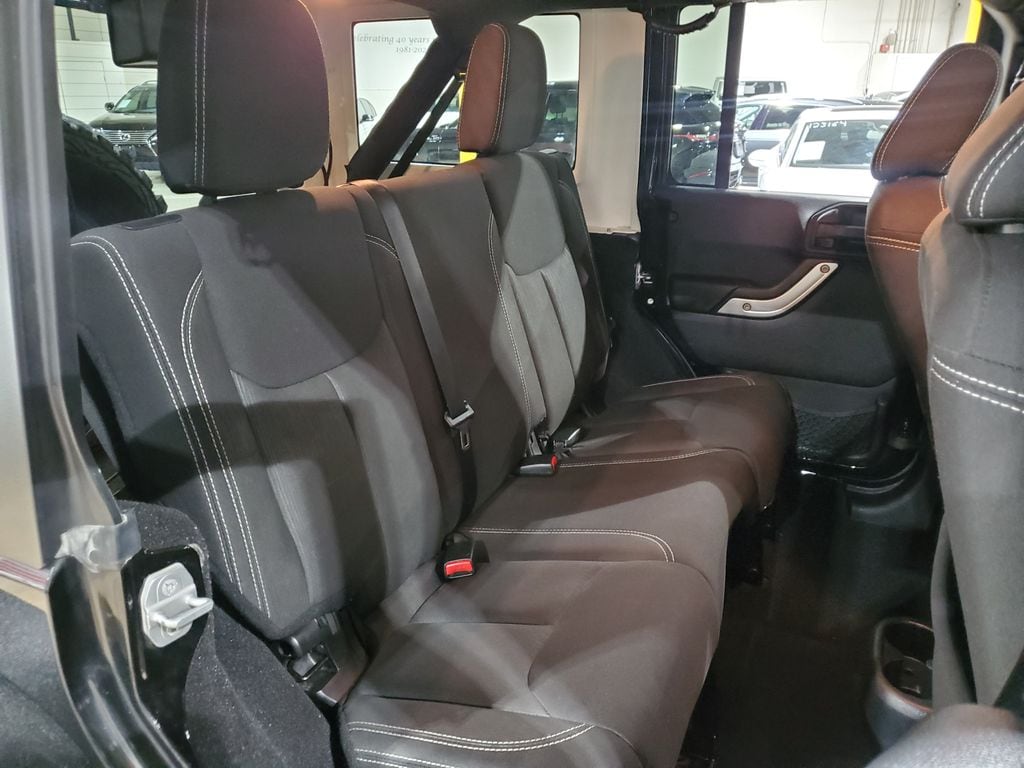 2015 Jeep Wrangler Unlimited Rubicon - Photo 22