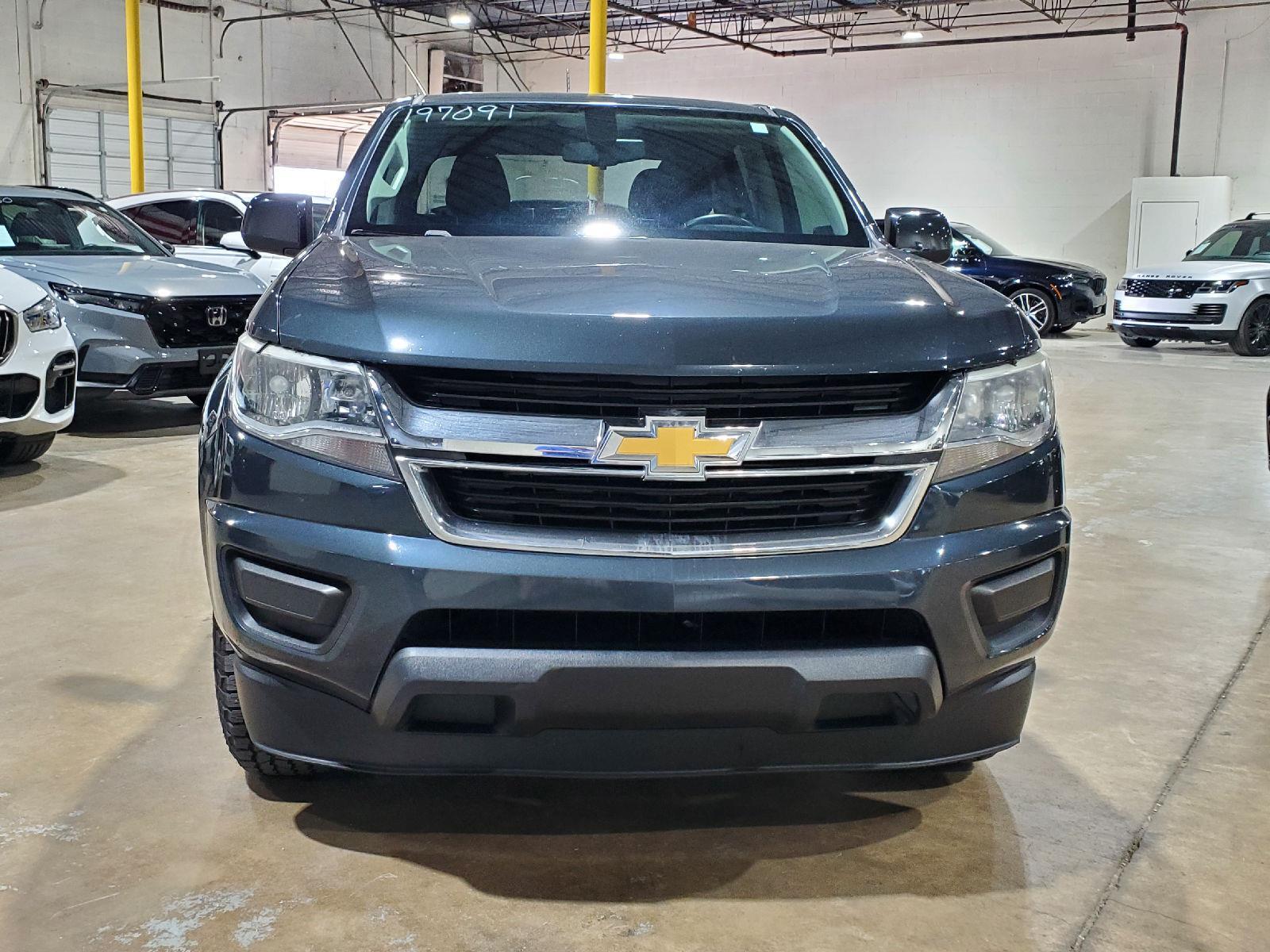 2018 Chevrolet Colorado LT photo 2