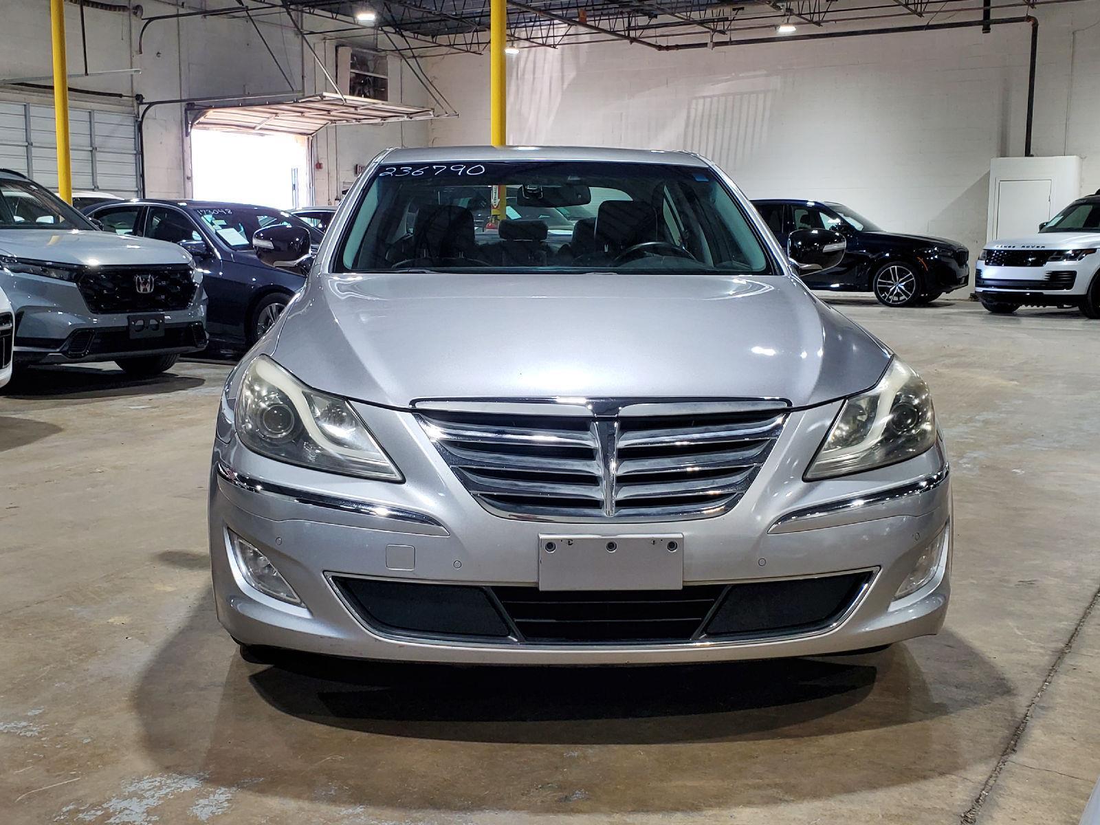 2013 Hyundai Genesis 5.0 R-Spec photo 2