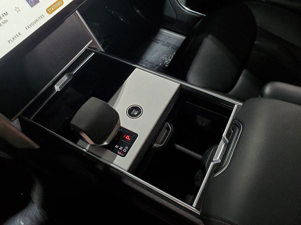 2024 Land Rover Range Rover SE - Photo 38
