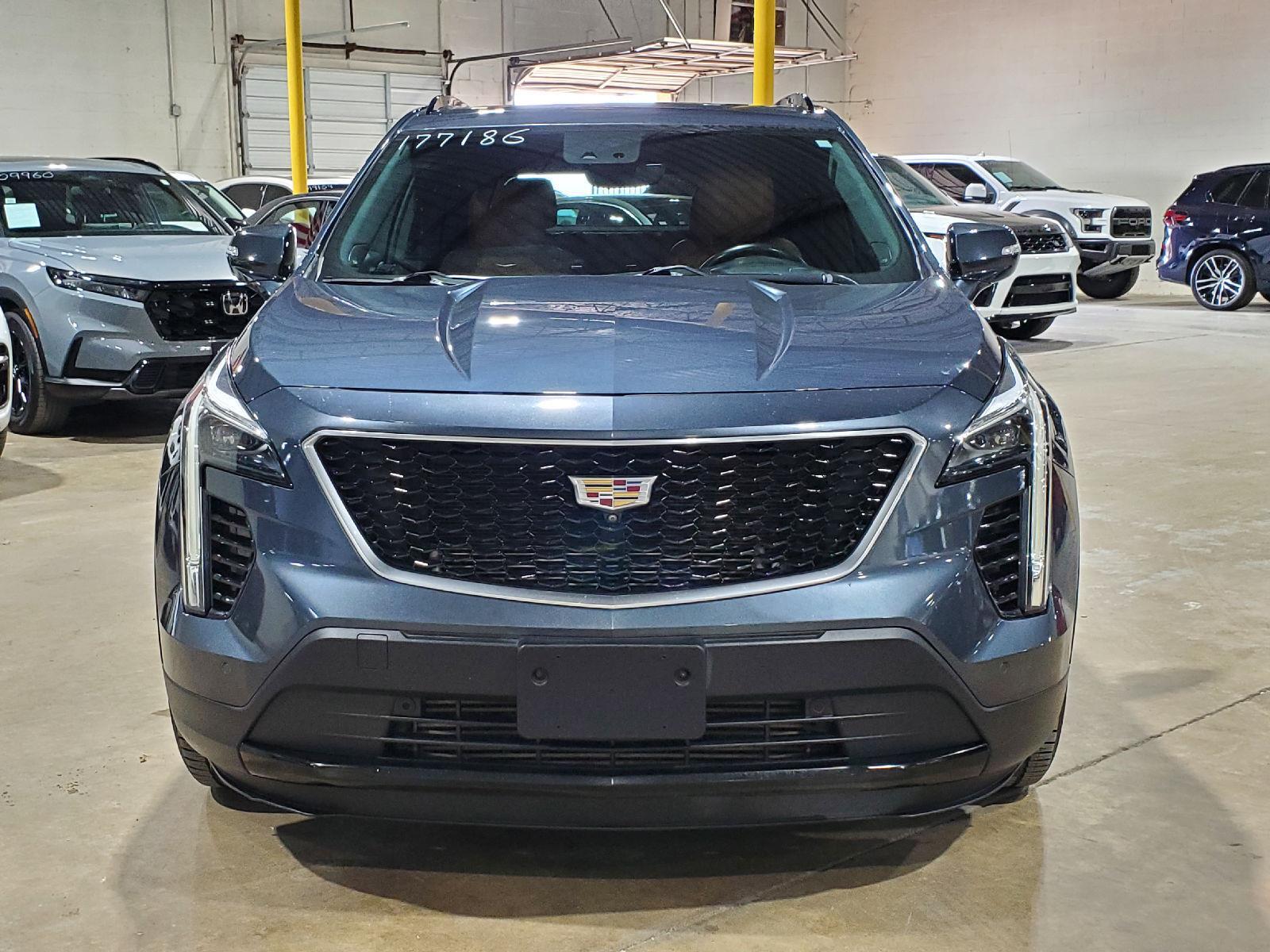 2019 Cadillac XT4 Sport photo 2