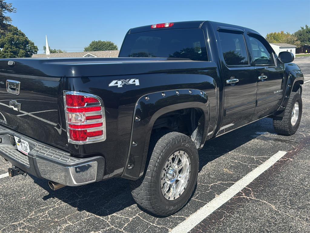 2011 Chevrolet Silverado 1500 LS photo 3