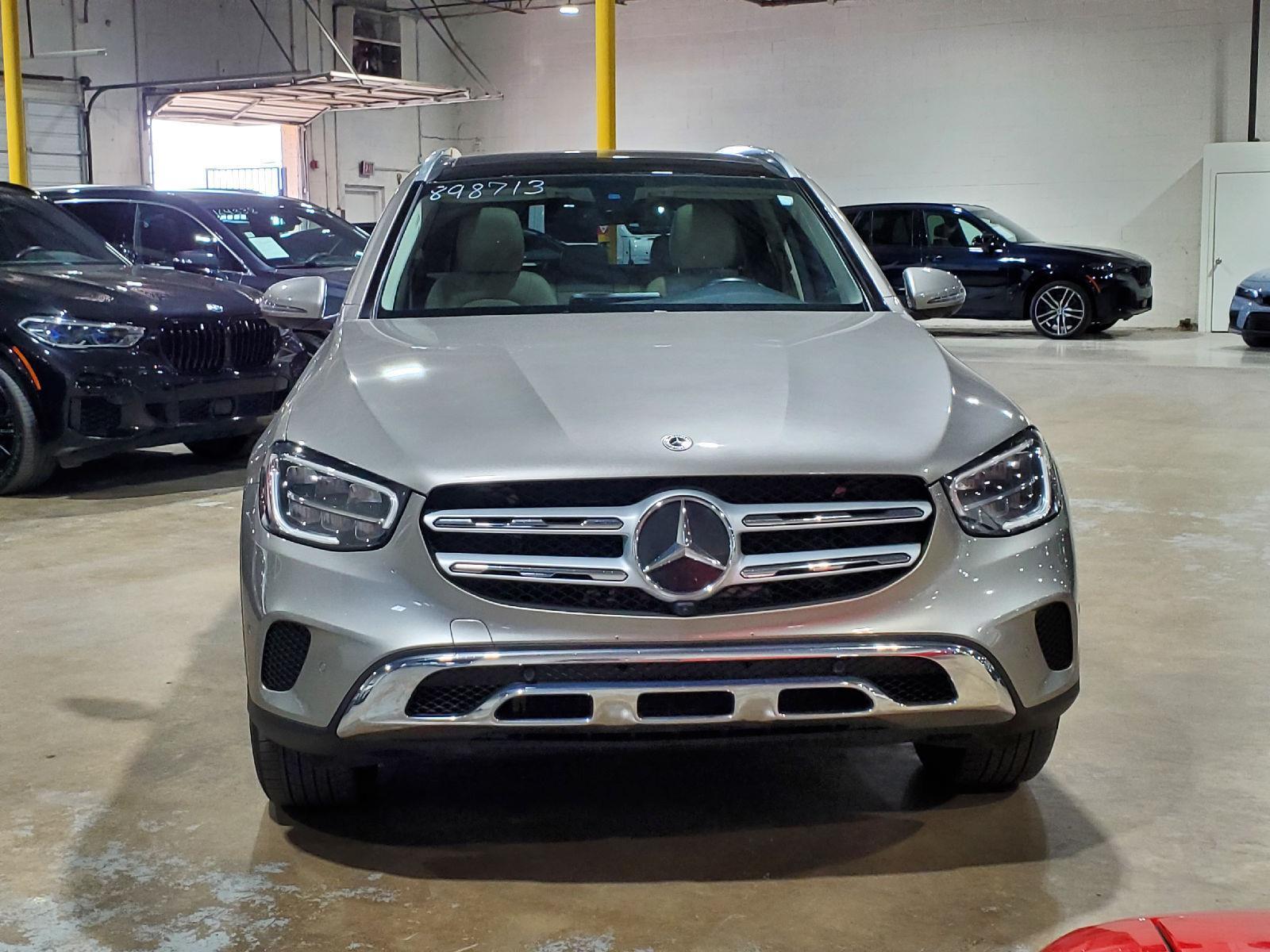 2021 Mercedes Benz GLC 300 photo 2