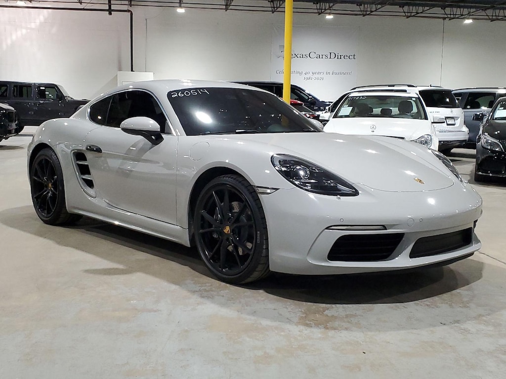 2021 Porsche Cayman T photo 3