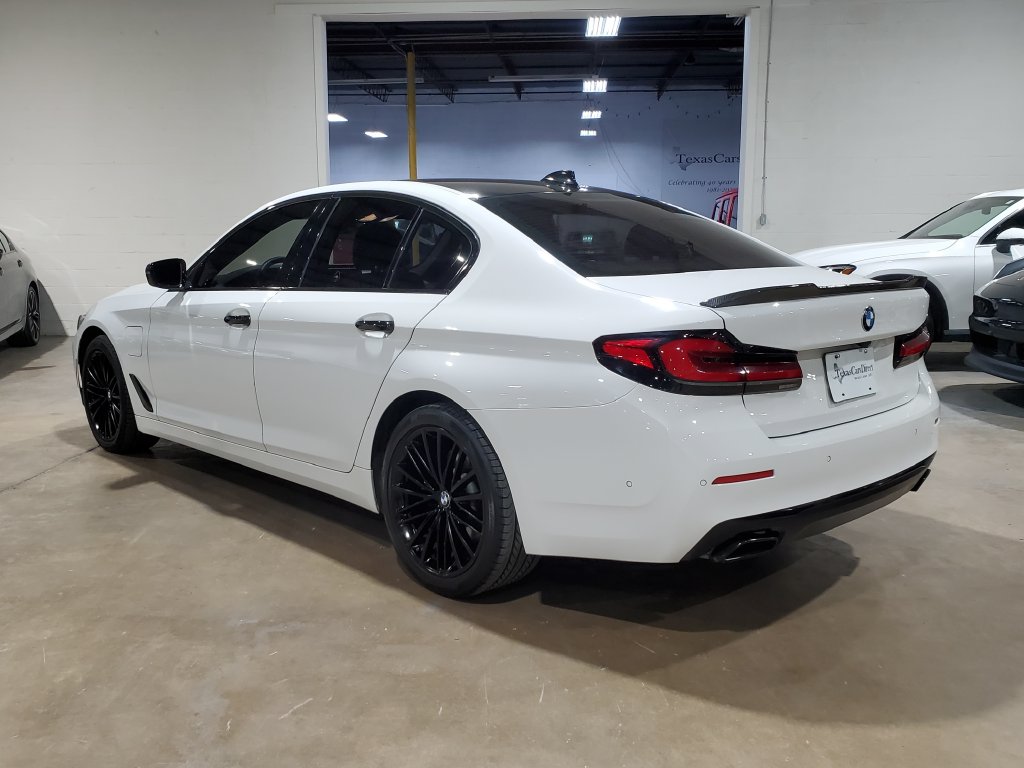 2021 BMW 5 Series 530e - Photo 12