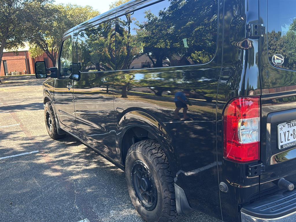 2018 Nissan NV3500 photo 3