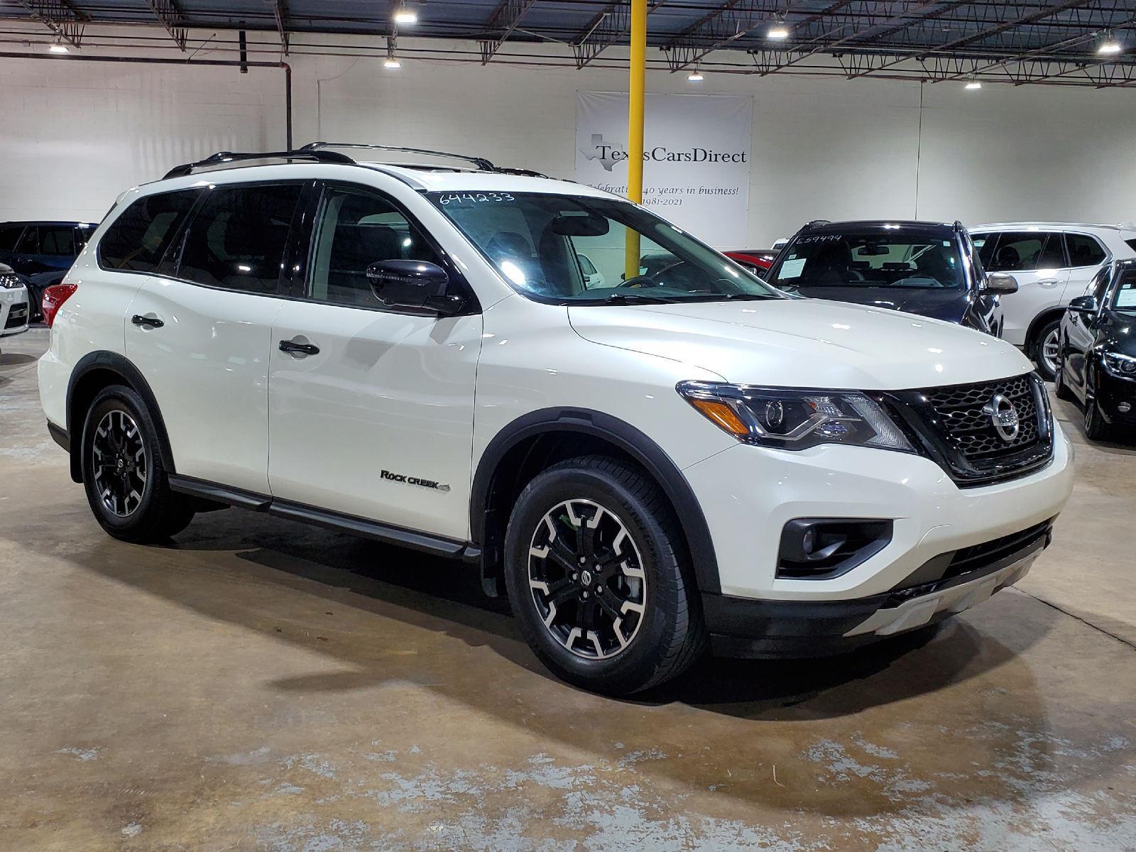 2019 Nissan Pathfinder SL photo 3
