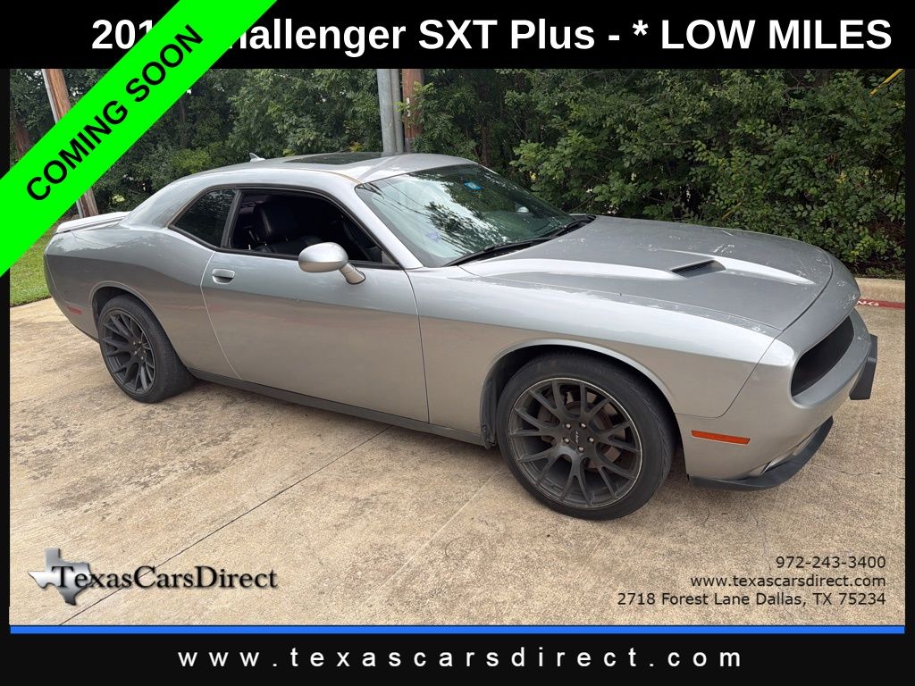 2018 Dodge Challenger SXT Plus's photo