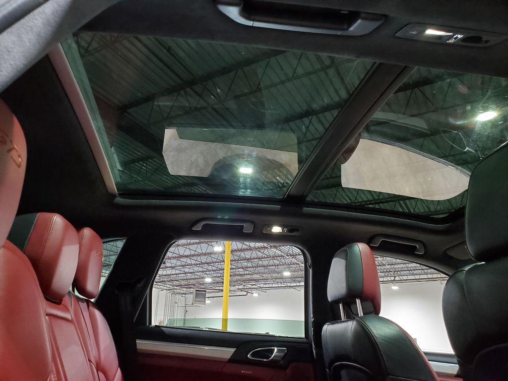 2016 Porsche Cayenne GTS - Photo 23
