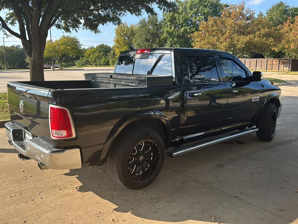 Used 2016 Ram 1500 Laramie 5.7L HEMI CREW CAB/LEATHER/8.4 NAV-$7K OPT Truck Crew Cab