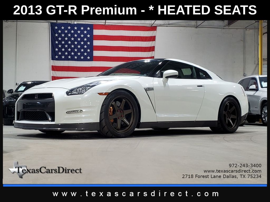 2013 Nissan GT-R Premium's photo