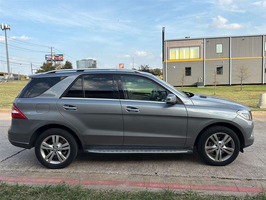 2013 Mercedes Benz ML 350 4MATIC photo 2