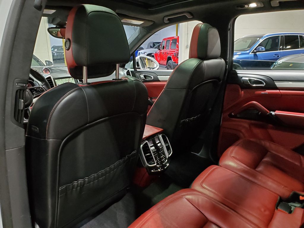 2016 Porsche Cayenne GTS - Photo 26
