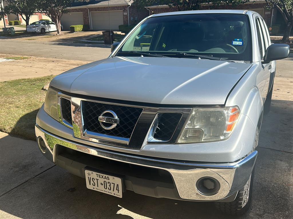 2009 Nissan Frontier SE Crew Cab photo 4