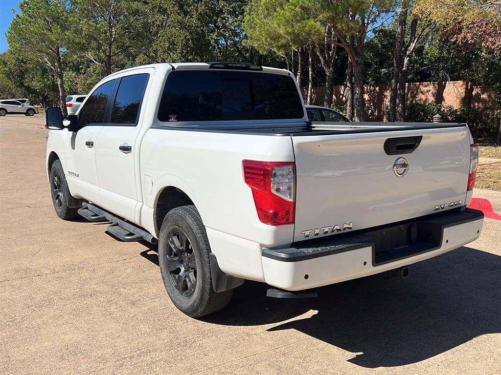 2021 Nissan Titan SV photo 3