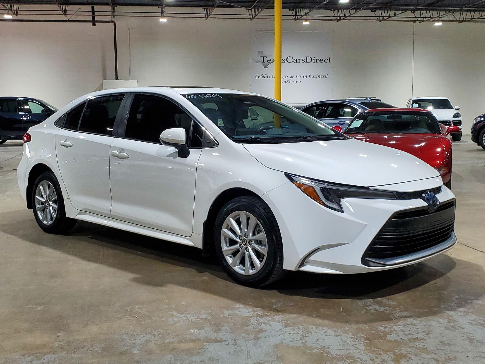2023 Toyota Corolla Hybrid SE photo 2