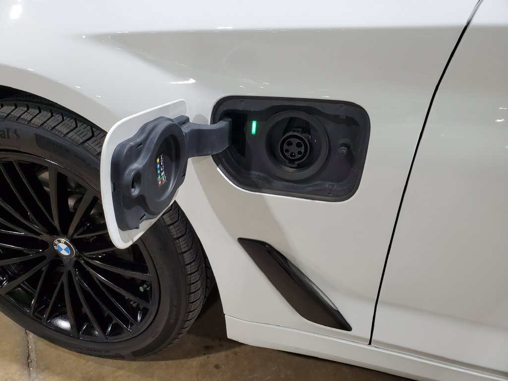 2021 BMW 5 Series 530e - Photo 41