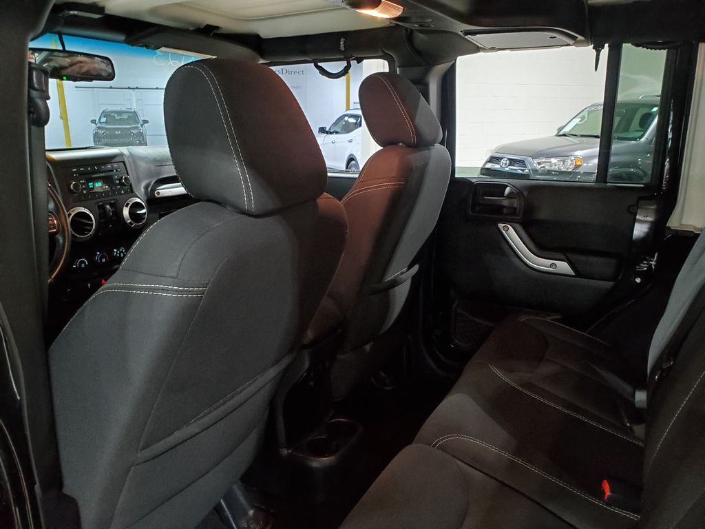 2015 Jeep Wrangler Unlimited Rubicon - Photo 28