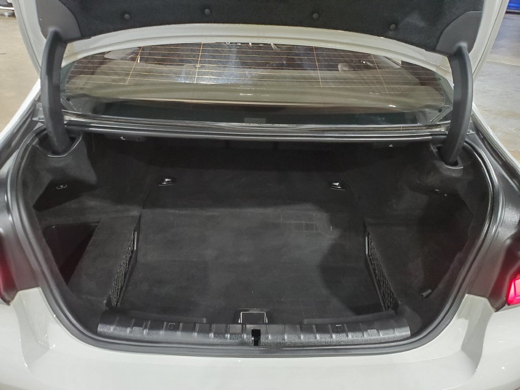 2021 BMW 5 Series 530e - Photo 42