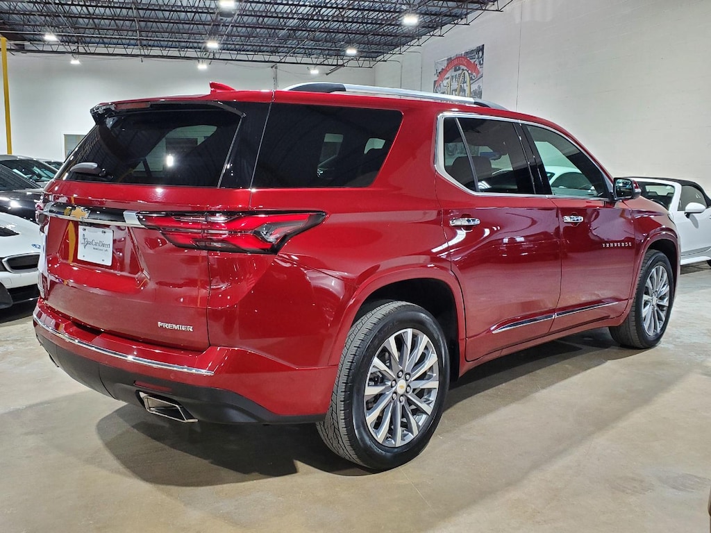 2023 Chevrolet Traverse Premier photo 3