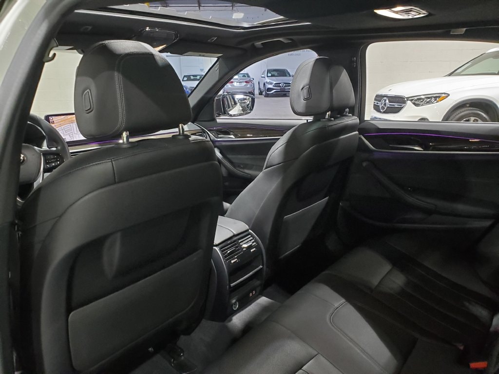 2021 BMW 5 Series 530e - Photo 26