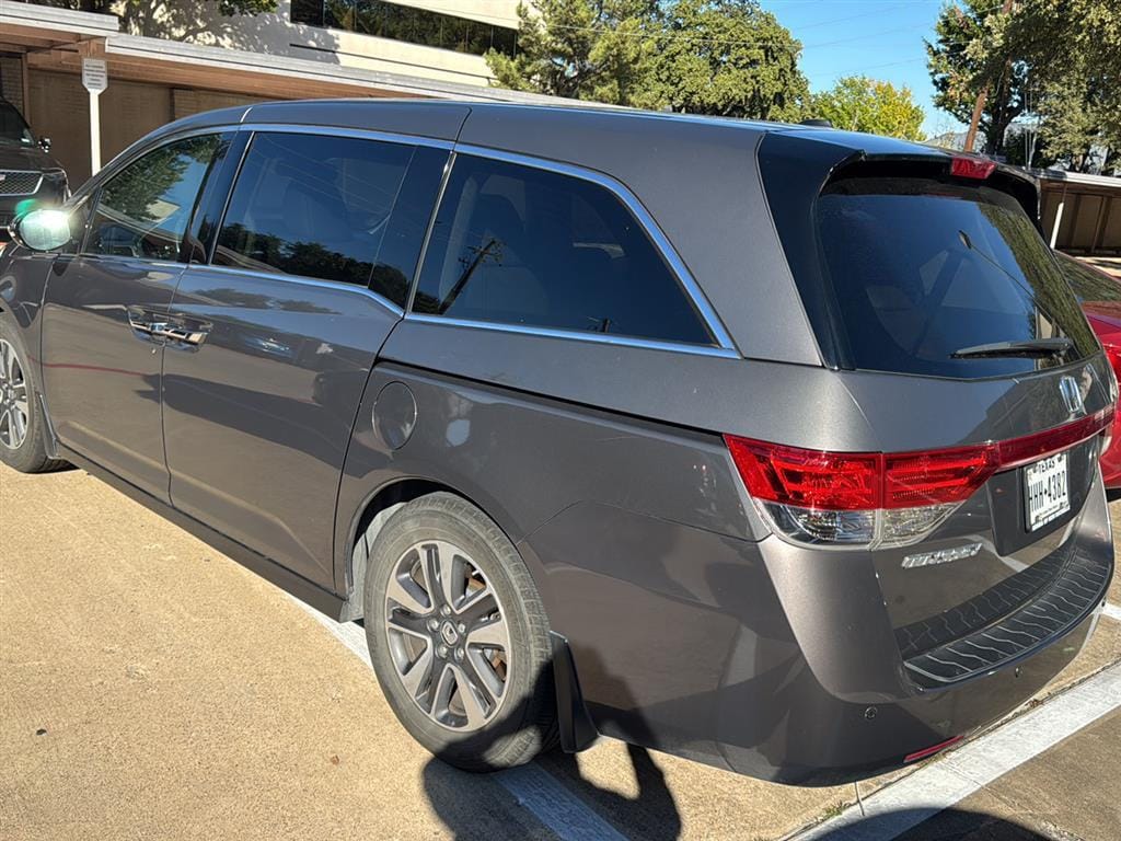 Used 2014 Honda Odyssey Touring DVD-TV/BLUETOOTH/CAMERA/JUST SERVICED Van