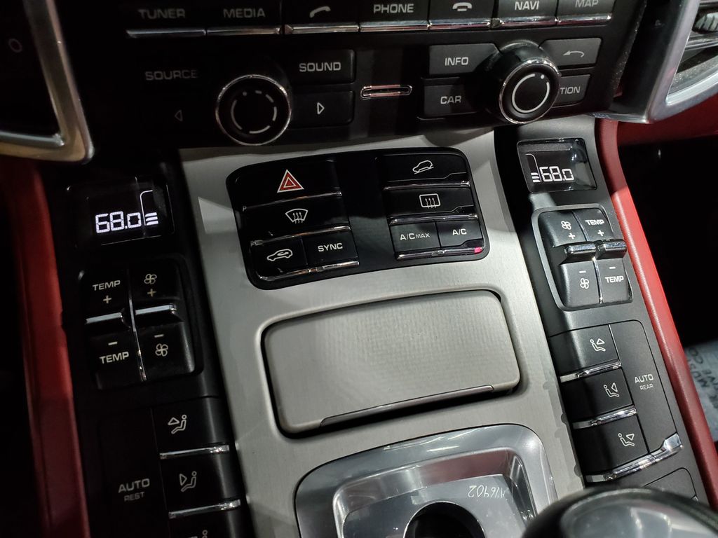 2016 Porsche Cayenne GTS - Photo 36
