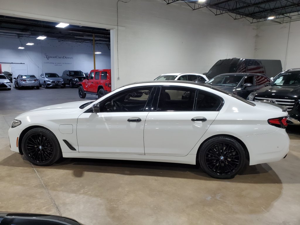 2021 BMW 5 Series 530e - Photo 13