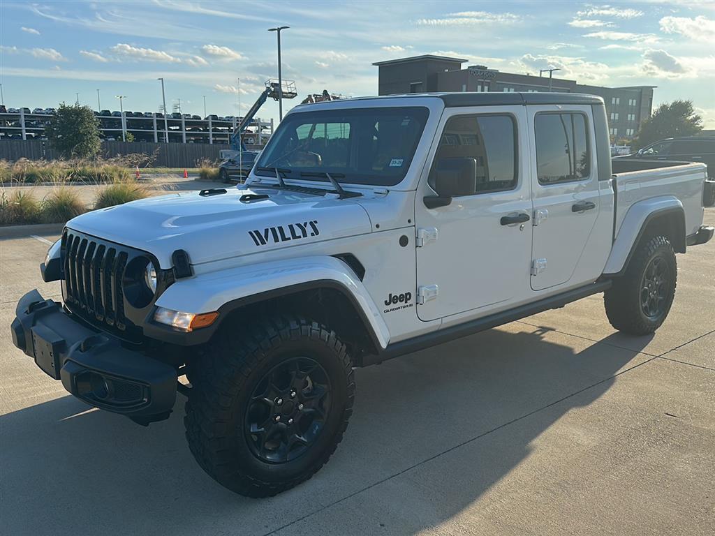 2023 Jeep Gladiator Willys photo 2