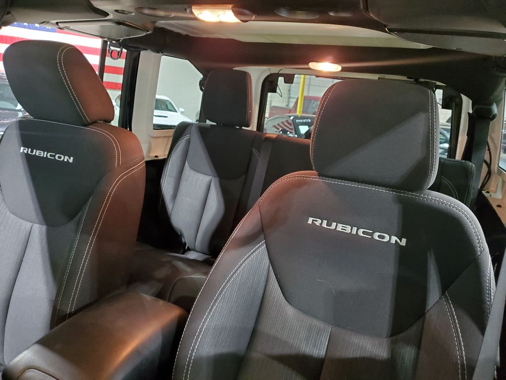 2015 Jeep Wrangler Unlimited Rubicon - Photo 38