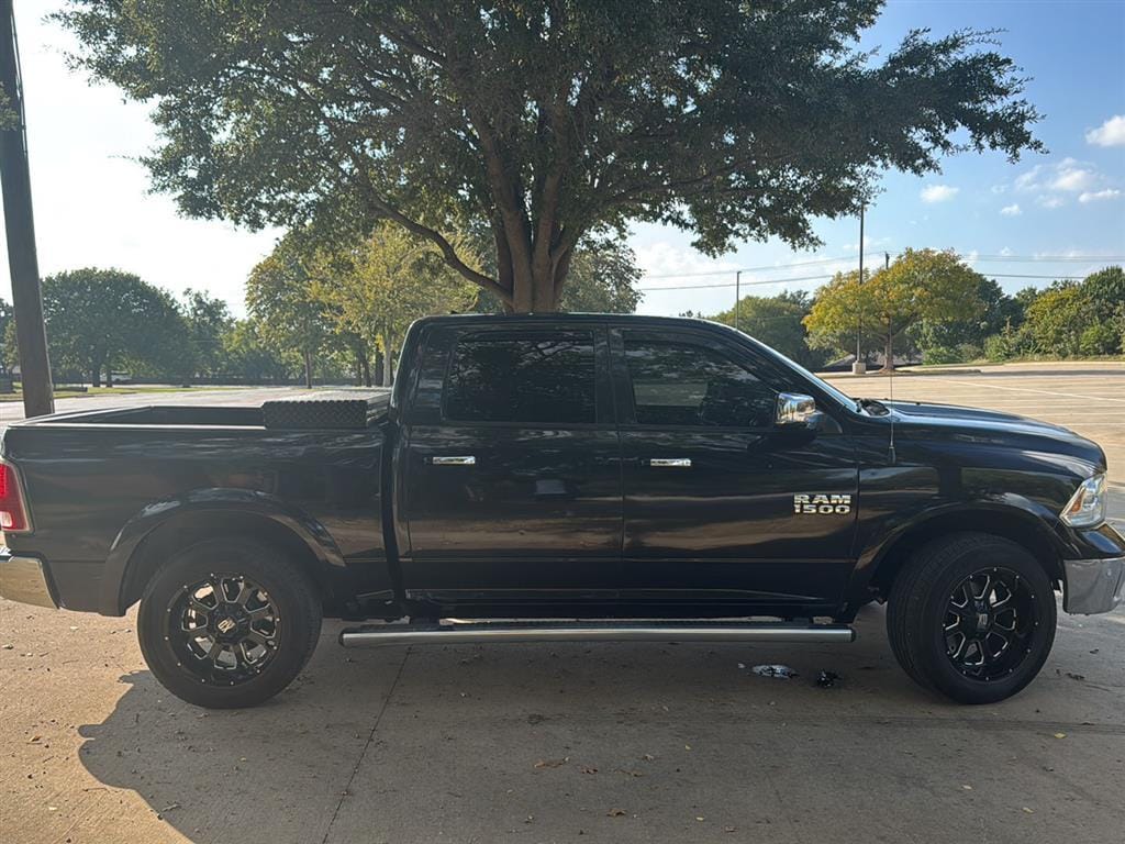 Used 2016 Ram 1500 Laramie 5.7L HEMI CREW CAB/LEATHER/8.4 NAV-$7K OPT Truck Crew Cab